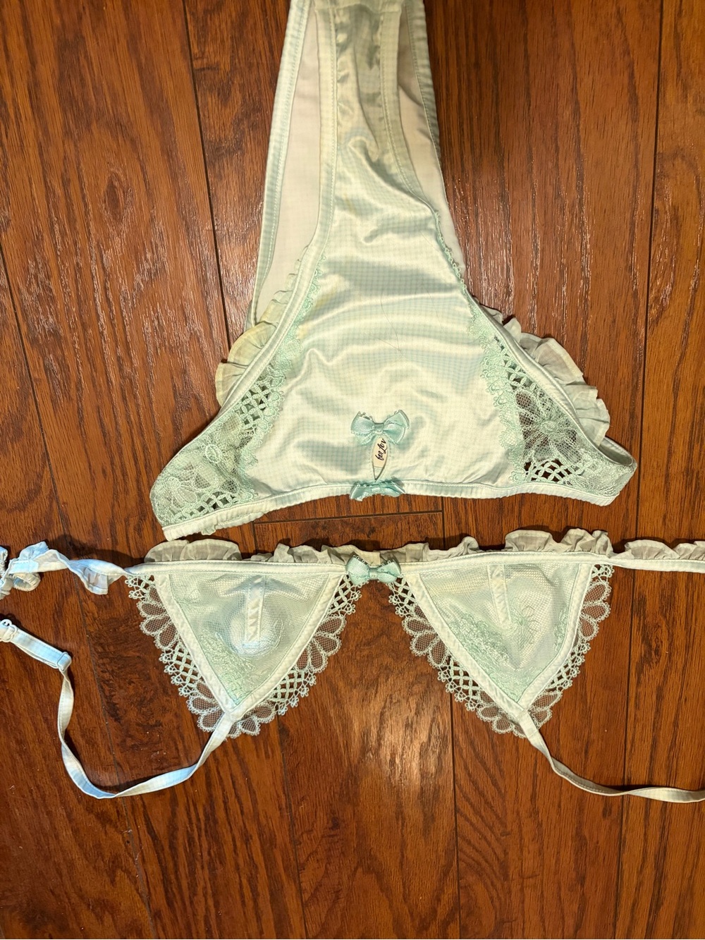 Delicate Lace Triangle Top in Mint for love lemons sz s